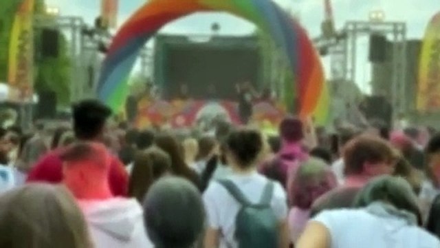 Holi, il video del festival dei colori sulle spiagge di Caorle e Jesolo