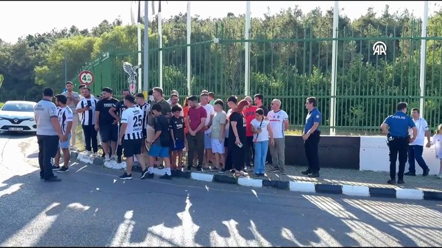 Beşiktaş, Süper Kupa maçı için Atatürk Olimpiyat Stadı'na hareket etti