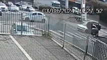 Câmera flagra acidente de trânsito na Avenida Carlos Gomes