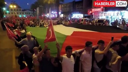 İzmir'de Binlerce Kişi Filistin'e Destek İçin Sokaklara Çıktı