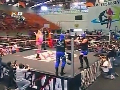 El Angel, La Diva Salvaje & Leo vs. Medussa, Pesadilla & Radge ( 2010.05.02 @ Perros del Mal Viva La Lucha! Revolucion )