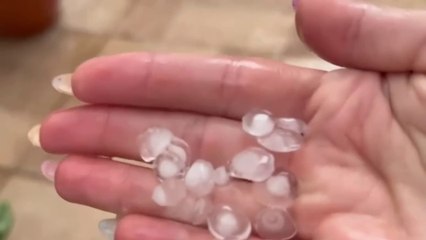 Fuertes aguaceros y caída de granizo sorprenden a vecinos de Heredia