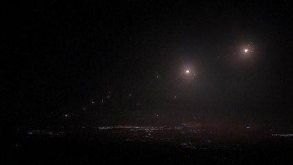 헤즈볼라, 이스라엘 접경 공습..."대부분 방공망에 격추" / YTN