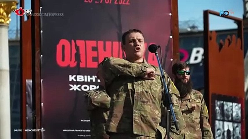 Berkumpul di Kiev, Warga Ukraina Berkumpul Beri Penghormatan Untuk Tentara Yang Gugur