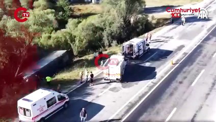 Erzincan'da yolcu otobüsü devrildi: Ölü ve yaralılar var!