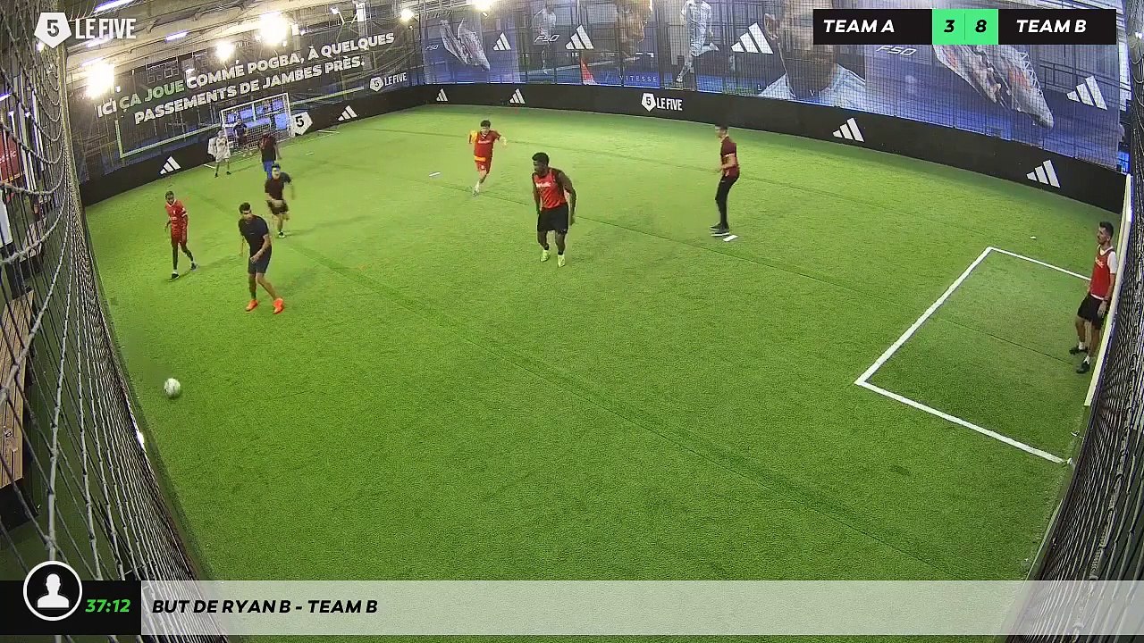 But de Ryan B - Team B