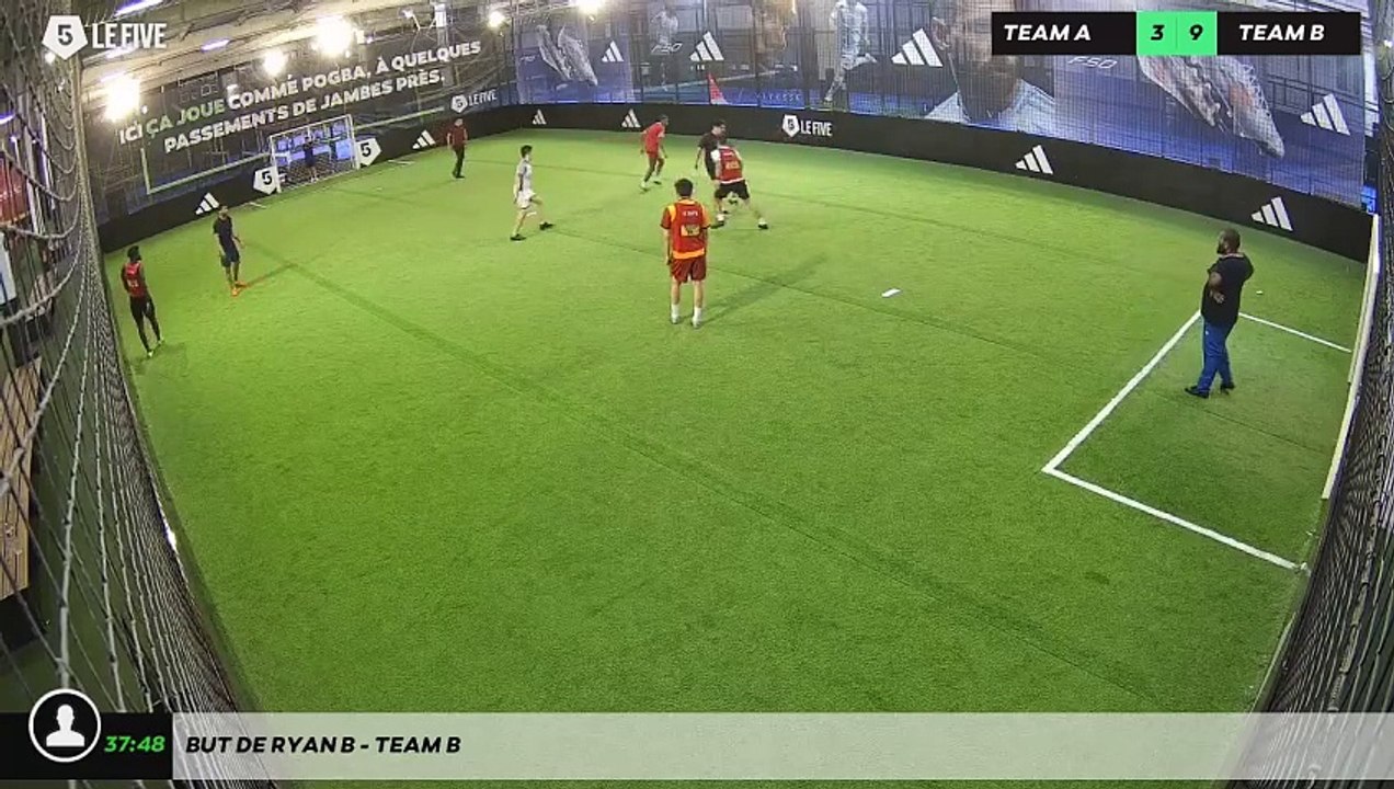 But de Ryan B - Team B