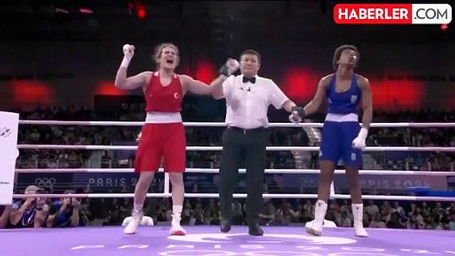 Paris'te bir başarı daha! Yarı finale yükselen milli boksör Esra Yıldız Kahraman, madalyayı garantiledi