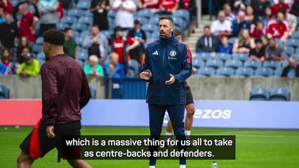 Bennett keen to learn from 'world-class' van Nistelrooy