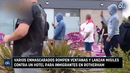 Varios enmascarados rompen ventanas y lanzan misiles contra un hotel para inmigrantes en Rotherham