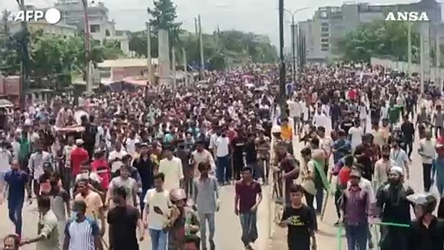 Bangladesh, almeno 50 morti in proteste anti-governative