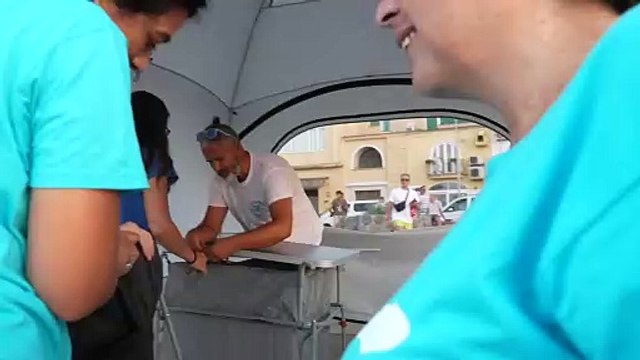 Ischia, tra i volontari delle Caretta caretta: così in spiaggia nascono le tartarughine