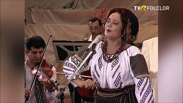 Laura Lavric - Hai, romani, de peste sate (Tezaur folcloric - arhiva TVR)