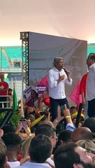 Jerônimo desta união de grupo político "Exército da paz"