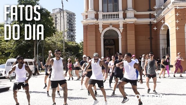 Público se reúne para realizar atividades físicas gratuitas na Praça da República