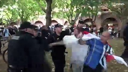 اعتقال العشرات في بريطانيا على خلفية أعمال العنف والشرطة تعزز قواتها تحسباً لتحركات جديدة