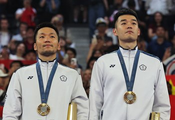 AR OOV BADMINTON MAN 040824