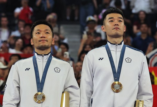 AR OOV BADMINTON MAN 040824