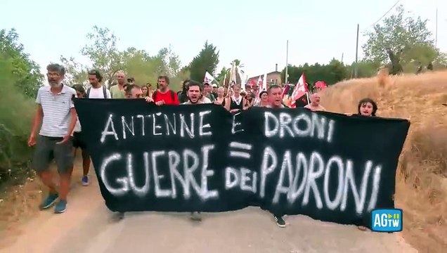 Niscemi, tensione tra polizia e manifestanti No Muos: reti tagliate e lancio di lacrimogeni