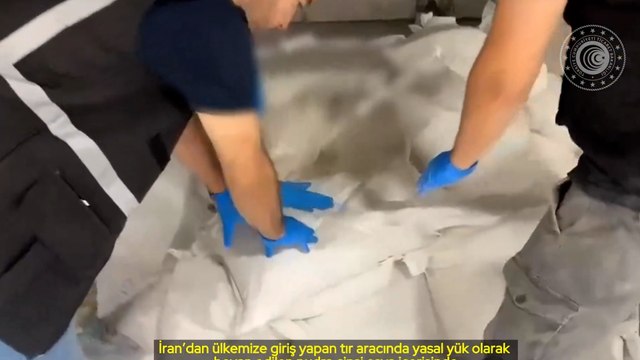 2.2 ton pudraya emdirilmiş vaziyette uyuşturucu ele geçirildi