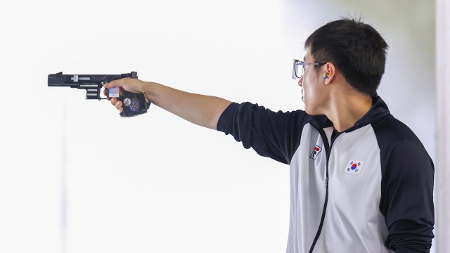 사격 조영재 오늘 사격 25m 속사권총 결승...최고 기록 도전 / YTN