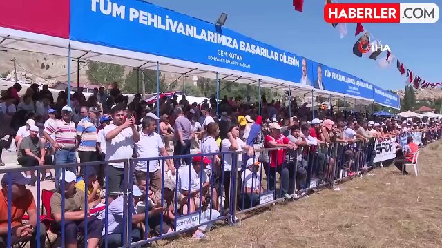 Feslikan'ın başpehlivanı Enes Doğan oldu