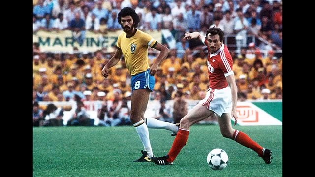 Copa do Mundo 1982 Brasil x URSS (Grupo 6) com Luciano do Valle (Globo) jogo completo (audio)