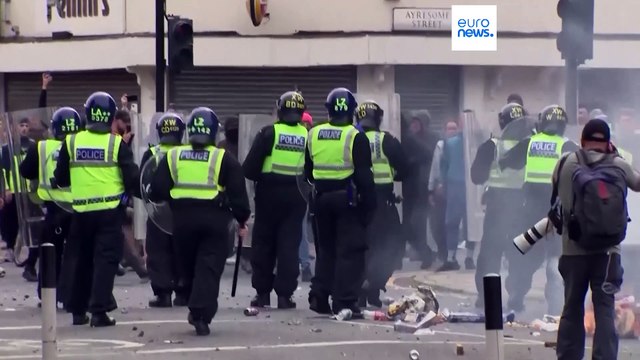 Regno Unito: il premier Starmer condanna la violenza di estrema destra