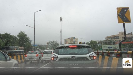 बारिश के बाद जयपुर की सड़कों पर लगा लंबा जाम