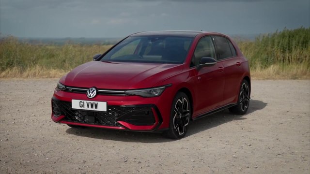The new Volkswagen Golf Hatch R-Line 1.5 TSI 150ps 6-Speed Manual Design in Kings Red