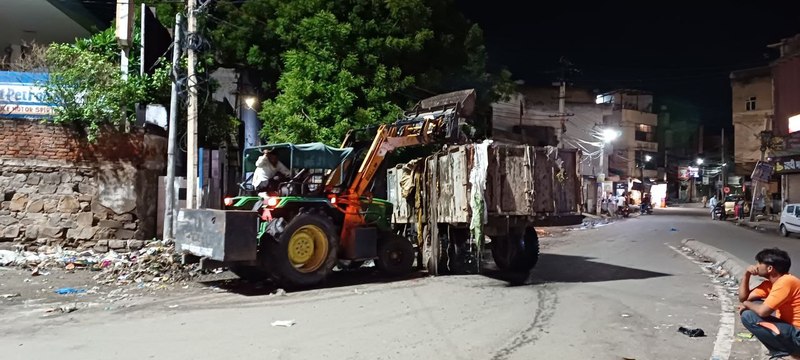 केंद्रीय मंत्री से बातचीत: नहीं माने सफाई कर्मचारी, गंदगी से हुआ बुरा हाल