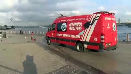 İstanbul Boğazı'nda olay: İki genç kadın peş peşe denize atladı