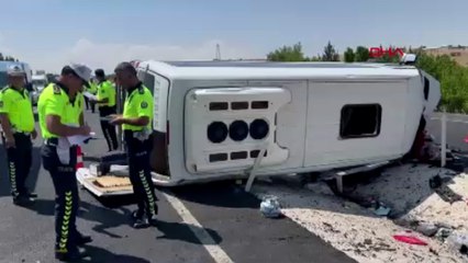 Nevşehir'de minibüs ve cip çarpıştı: 14 yaralı