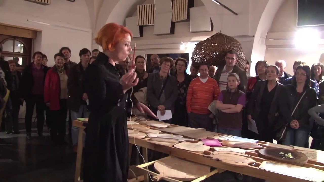 Table planches à découper  vernissage 2012 barbara caveng