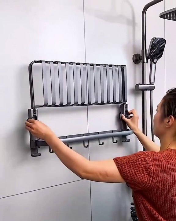 Trendy wall mounted shelf