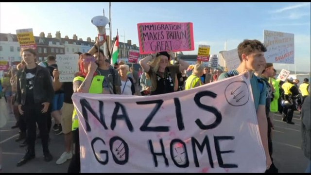 Gb, scontri polizia e manifestanti estrema destra, quasi 100 arresti