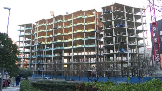 La compraventa de viviendas modera su caída en junio al 6,1%