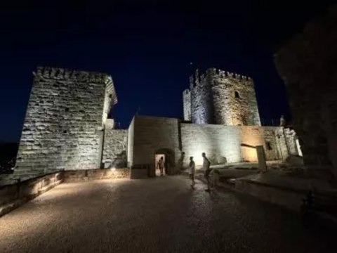 Bodrum Kalesi ziyaretçilerini yıldızlar altında ağırlıyor!