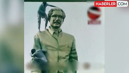 Başbakanın istifası da tansiyonu düşürmedi! Göstericiler bu kez babasının heykellerini hedef aldı