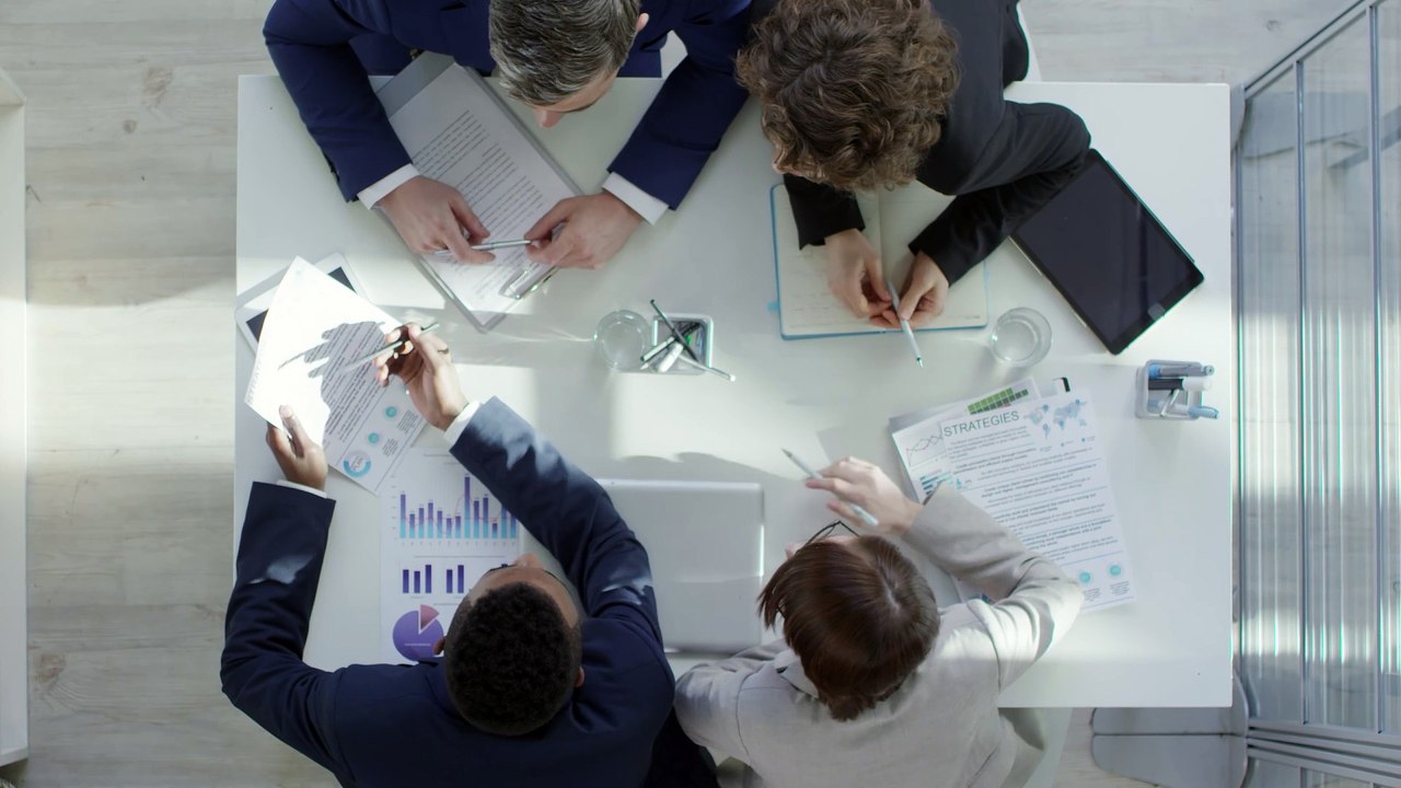 3209301-uhd_3840_2160_25fps