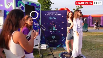Hande Yener ve Lost Frequencies İstanbul Festivali'nde sahne şovlarıyla büyüledi!