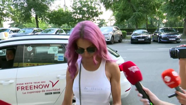 Mónica Hoyos atiza a Escassi y se moja sobre si Hiba Abouk será su pareja definitiva