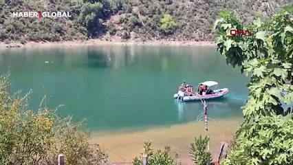 Suya batan helikopterin enkazını çıkarmak için balon sistemi kuruluyor