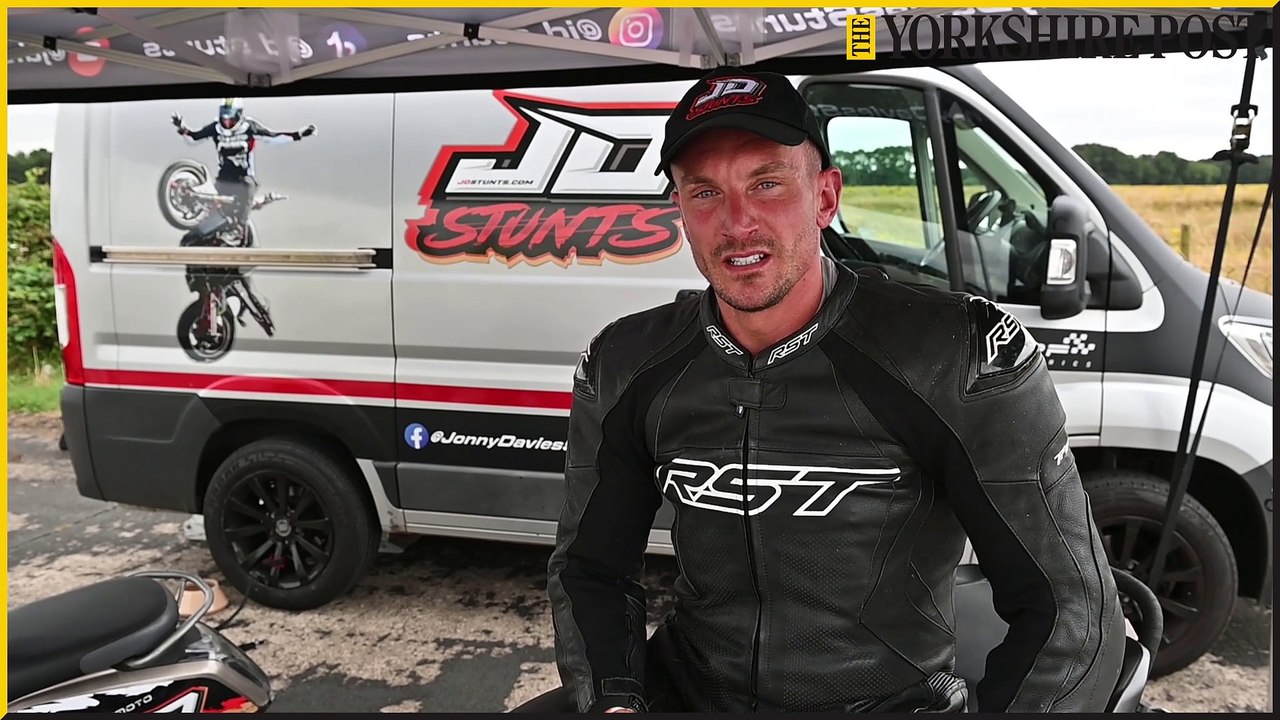 Jonny Davies-Stunt Rider - video Dailymotion