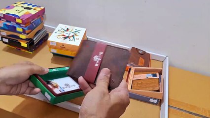 unboxing and Review of men's wallet purse for gifting