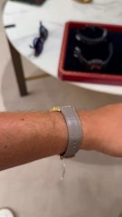  Subtile Santos-Dumont de Cartier dans une version qui me plaît particulièrement. Fine et racée avec son or jaune qui revient en force.