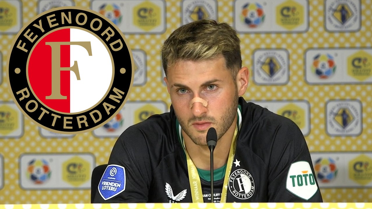 Santiago Giménez abre la puerta a su salida del Feyenoord: "Estoy esperando qué pasa"