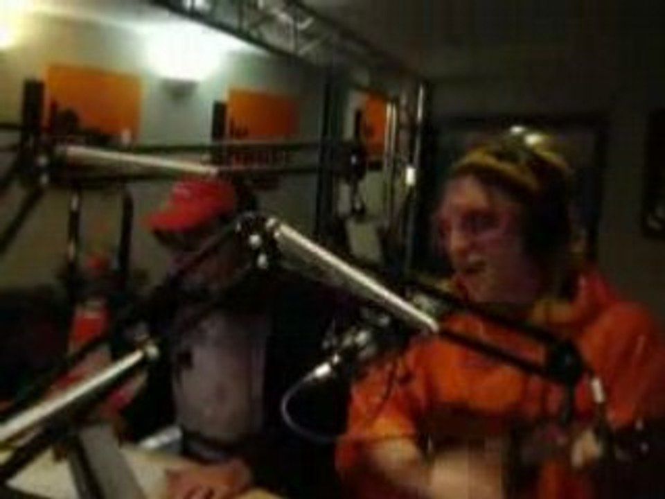 Le Uku du Friday S01E06 Ooh La_ The Kooks