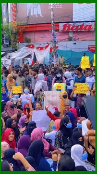 Bangladesh slogans and Flags of Pakistan are being raised in Bangladesh by Bangal Tigers