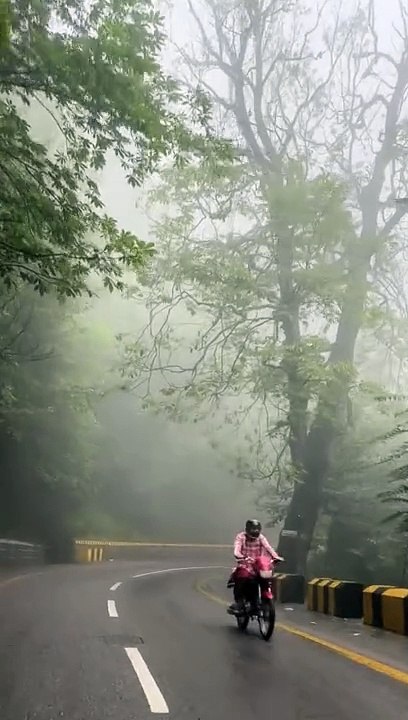 This cloudy weather in Hills is Something Else! #fyp #foryoupage #tiktok #vibes #day #foryou #clouds #nofilter #murree #mountain #hills #Love